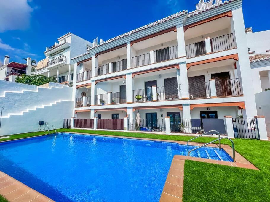 Modern 2 Bed Apartment With Pool In Frigiliana Eksteriør billede