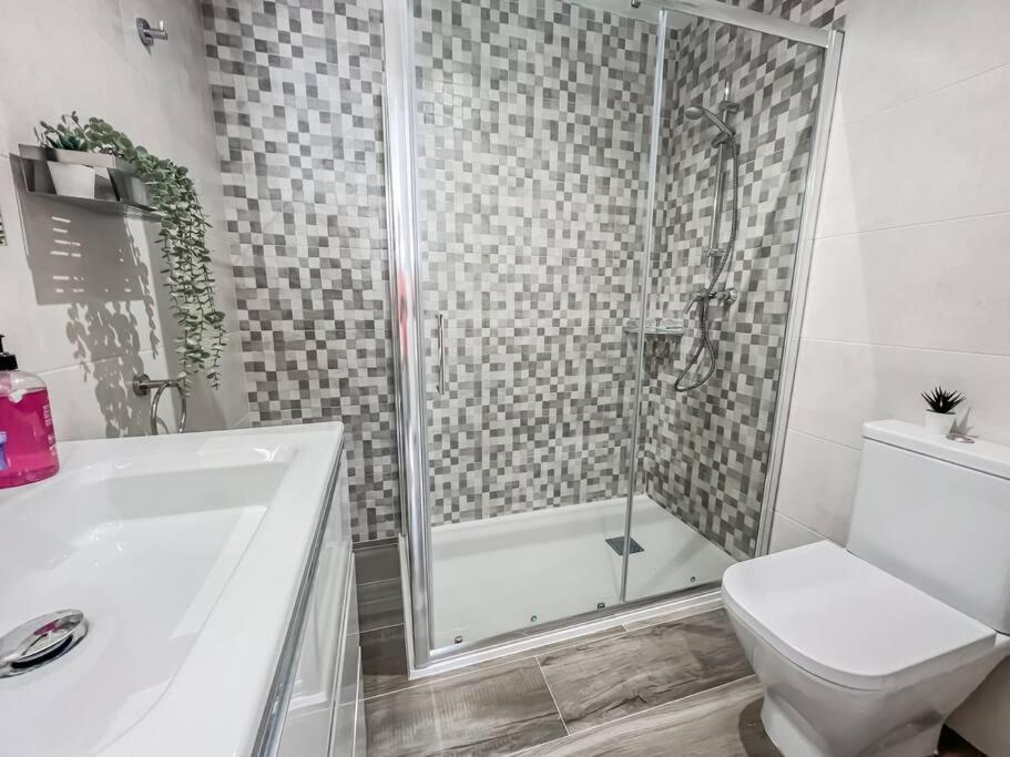 Modern 2 Bed Apartment With Pool In Frigiliana Eksteriør billede