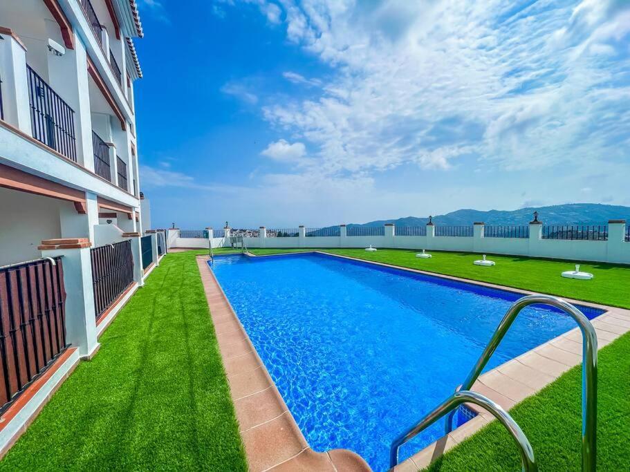 Modern 2 Bed Apartment With Pool In Frigiliana Eksteriør billede