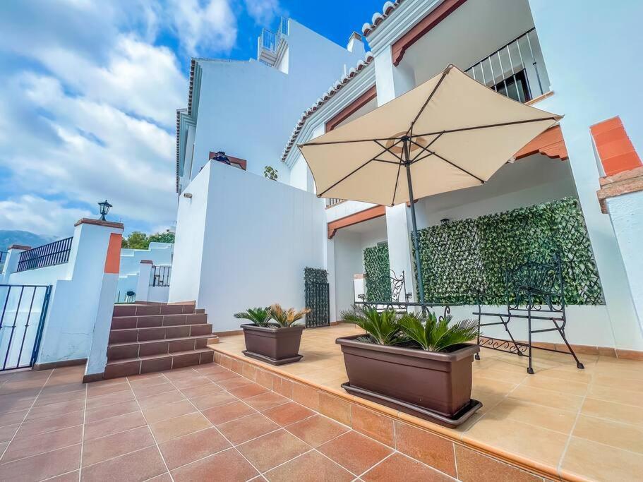 Modern 2 Bed Apartment With Pool In Frigiliana Eksteriør billede
